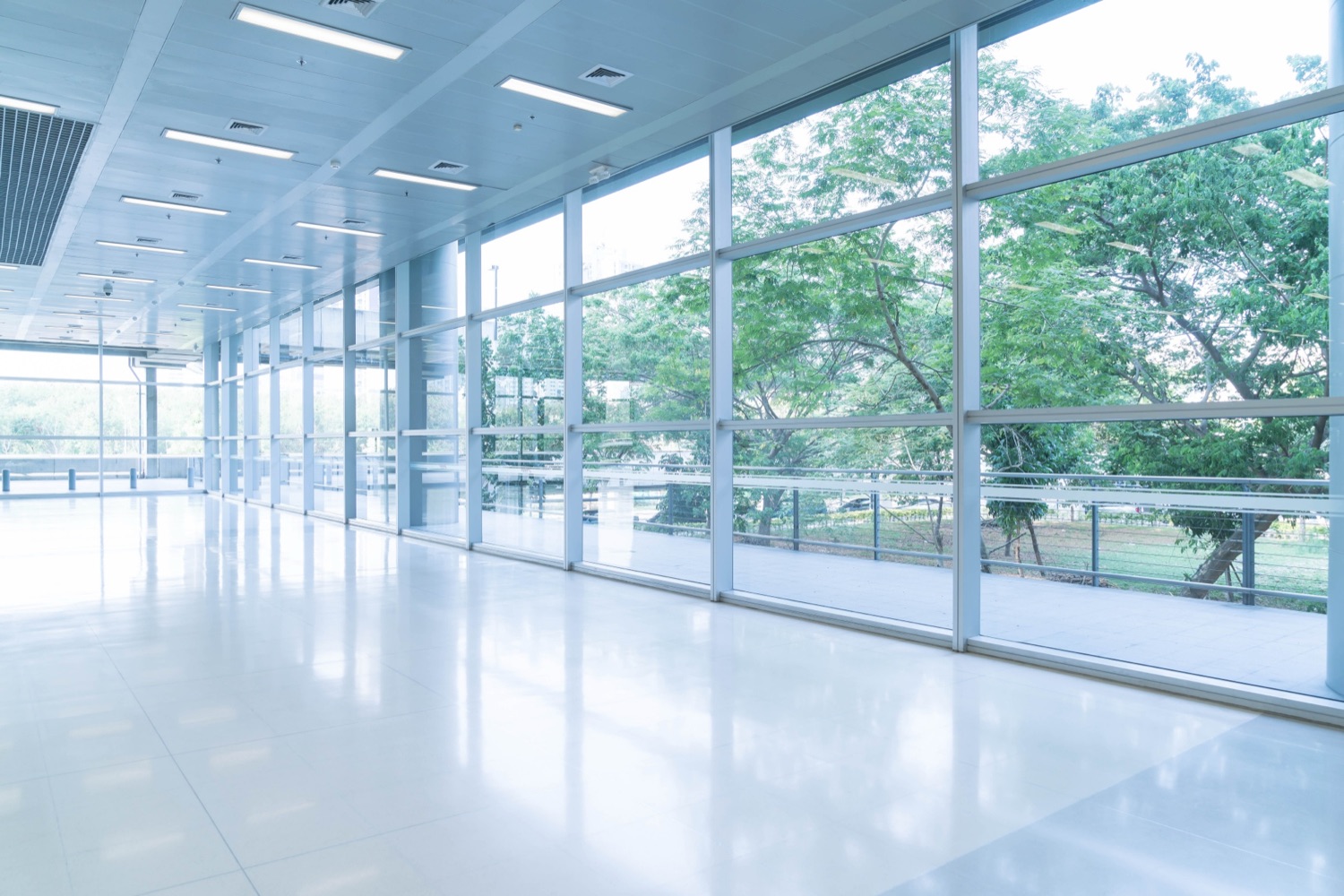 Glas- & Fensterreinigung durch Miklay Cleaning